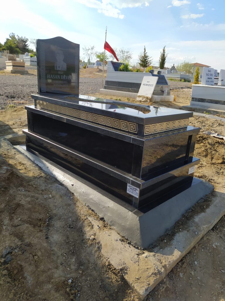 ÖZEL TASARIM 5 LİK ABSOLIT BLACK MEZAR MODELİMİZ.